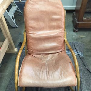 Nonna Rocking chair voor restauratie